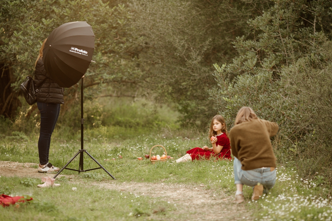 Alba Soler using Profoto lighting and softbox for an on location portrait