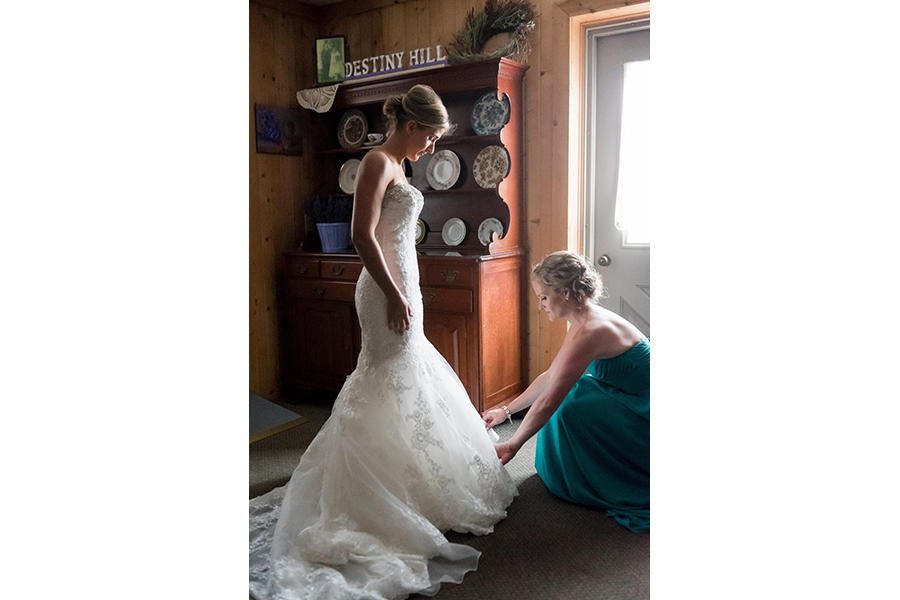 wedding photography bride prep