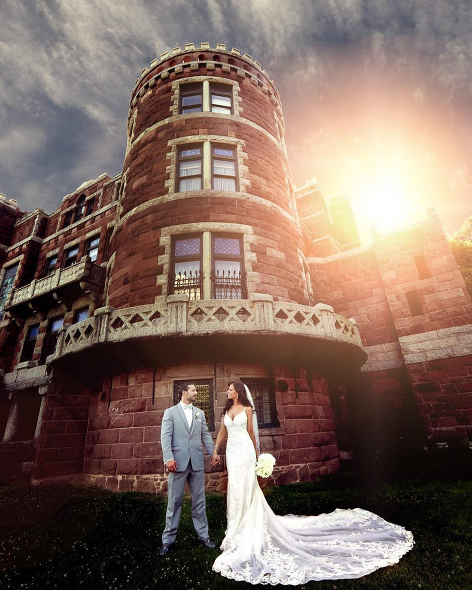 A bride & groom wedding photoshoot by famous wedding photographer Orlando Oliveira.