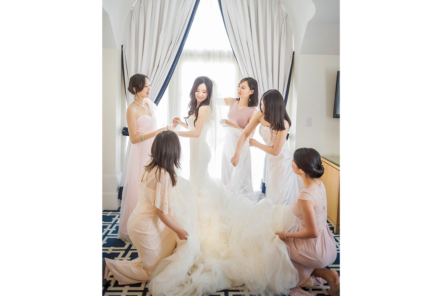 wedding bridal prep photos