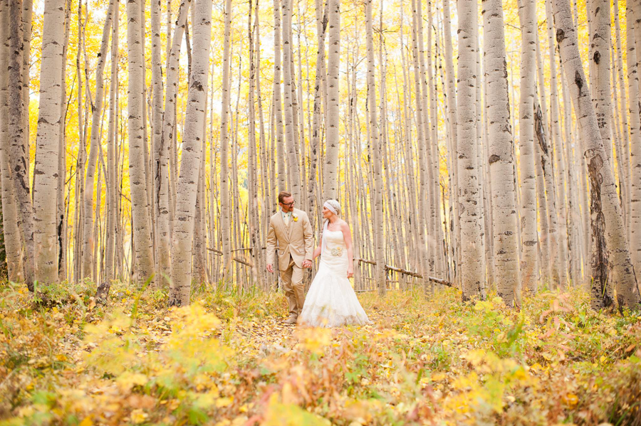 outdoor wedding photography trees and leaves